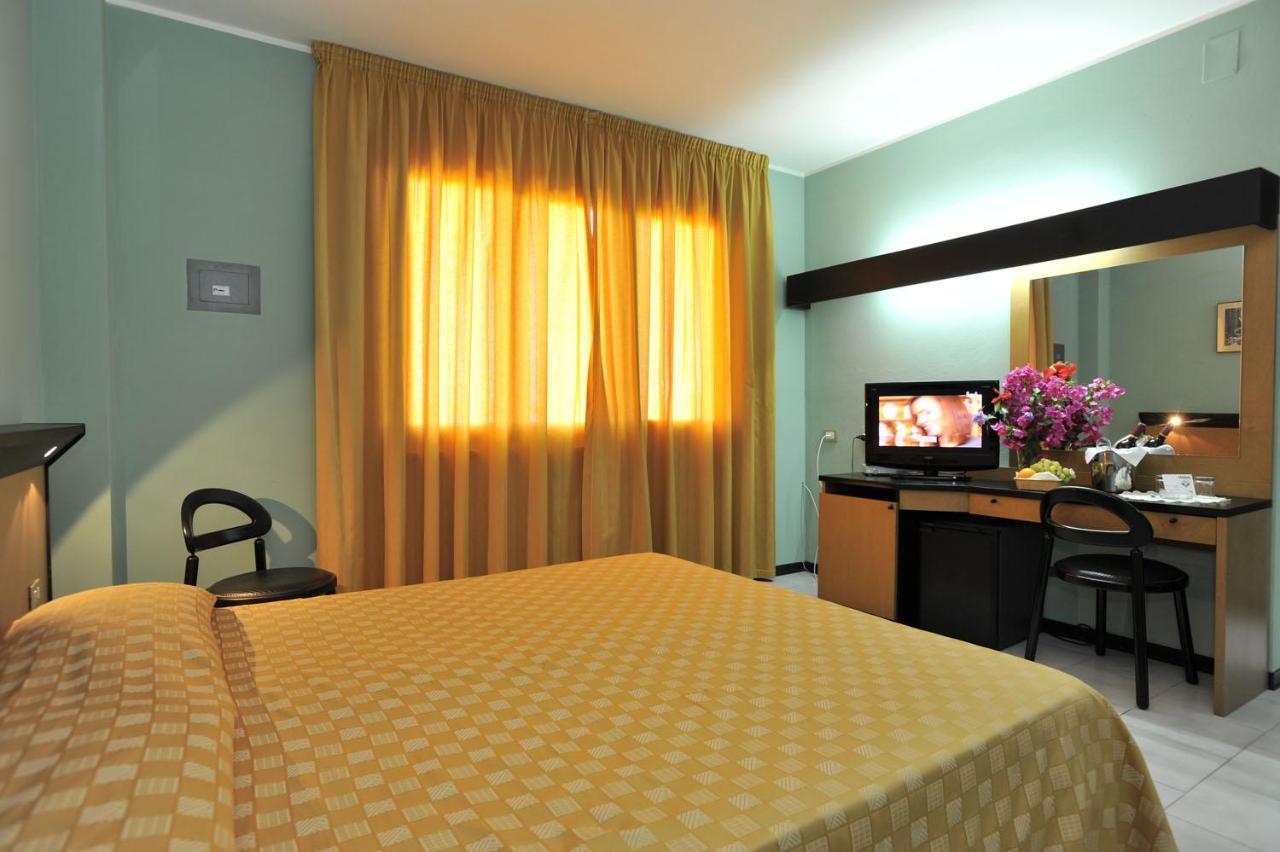 Green Sporting Club Hotel Alghero Bagian luar foto