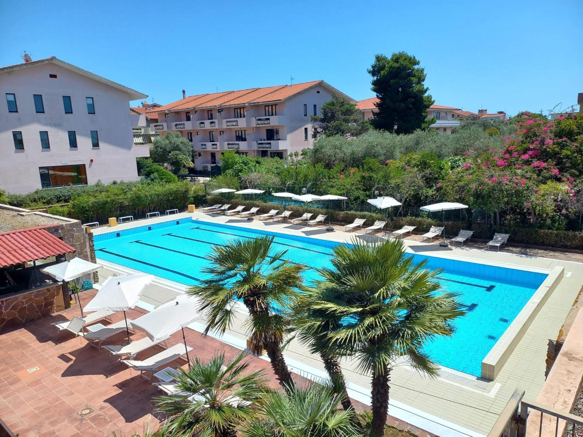 Green Sporting Club Hotel Alghero Bagian luar foto