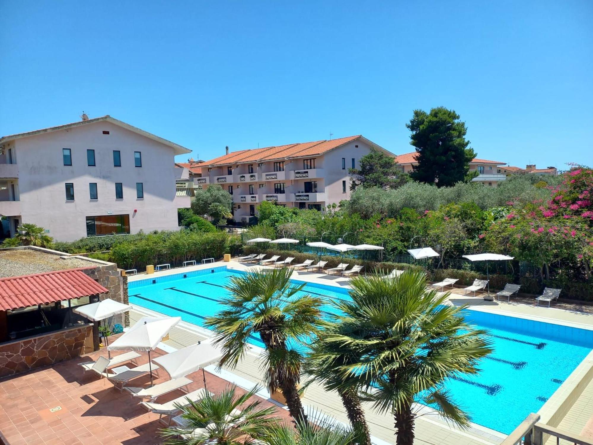 Green Sporting Club Hotel Alghero Bagian luar foto